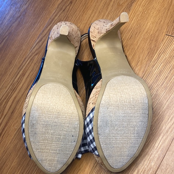 Rampage Heels - Picture 3 of 3